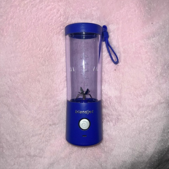 Blendjet Other - Blendjet On the Go Smoothie Maker